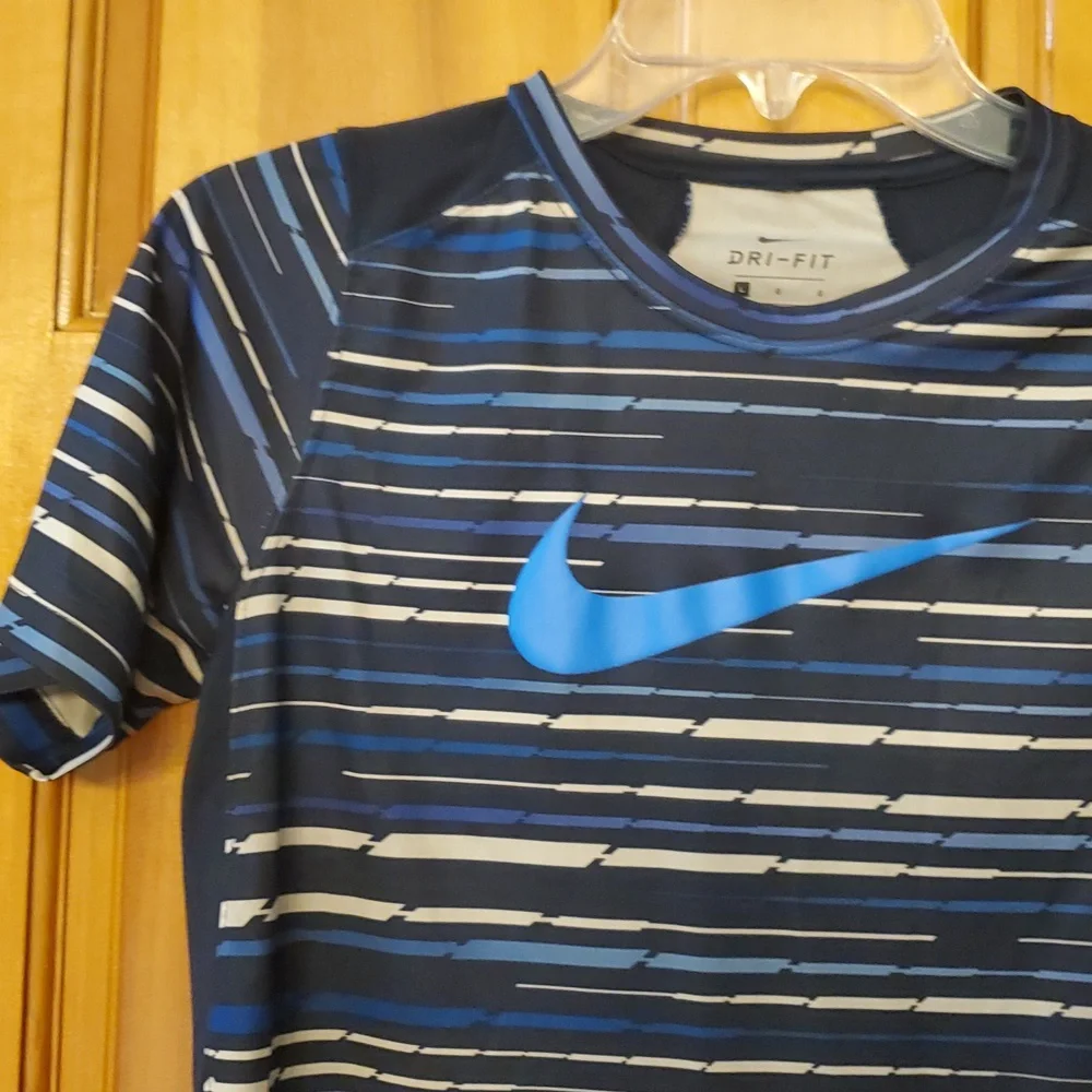 Nike Boys‎ Navy and White Striped Dri-Fit Athletic Short Sleeve Tee Size 10-12